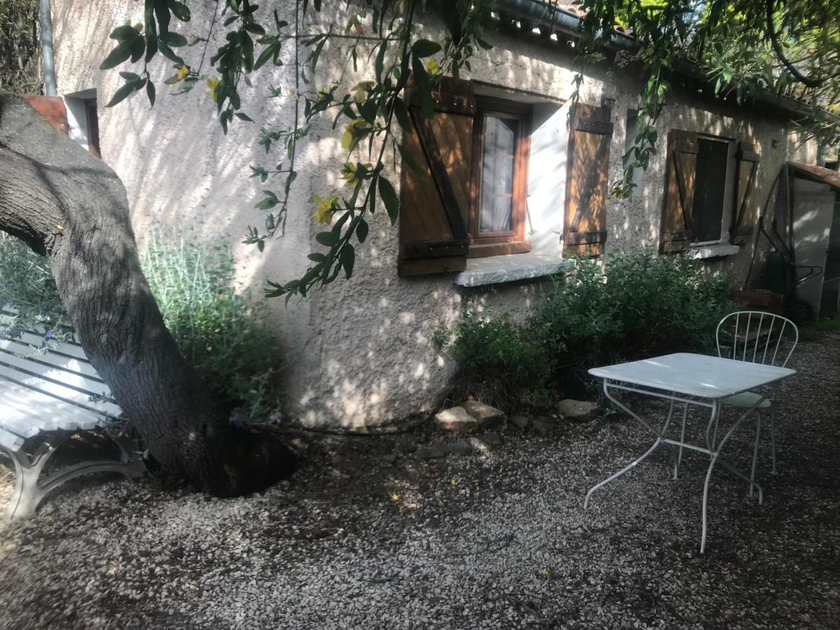 Studio Mitoyen / 2 Personnes Ιέρ Εξωτερικό φωτογραφία